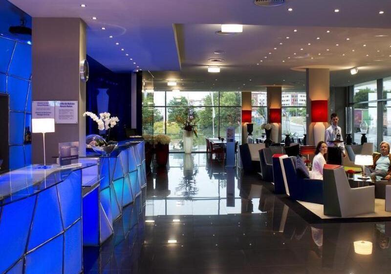 هتل Holiday Inn Express Lisbon Alfragide, An Ihg