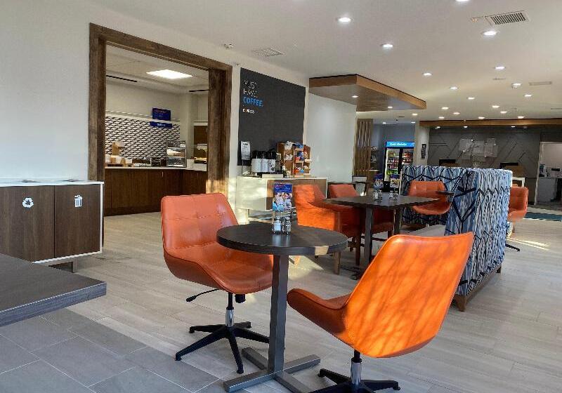 فندق Holiday Inn Express Plymouth, An Ihg