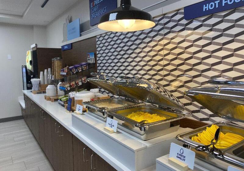 فندق Holiday Inn Express Plymouth, An Ihg