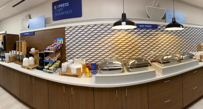 فندق Holiday Inn Express Plymouth, An Ihg