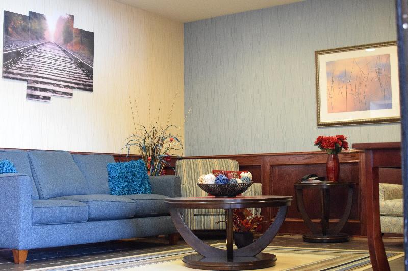 فندق Holiday Inn Express Pratt, An Ihg