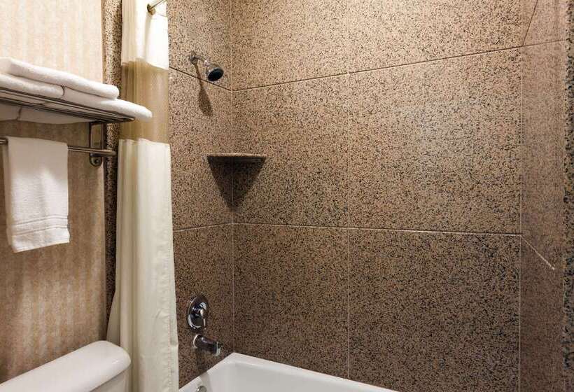 Howard Johnson Hotel & Suites By Wyndham Pico Rivera
