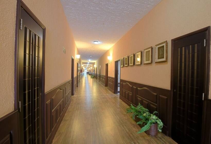 هتل Imperial Botanical Beach