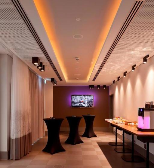 هتل Indigo Berlin – Alexanderplatz