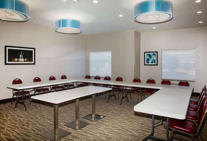 酒店 La Quinta Inn & Suits By Wyndham Pontoon Beach Il