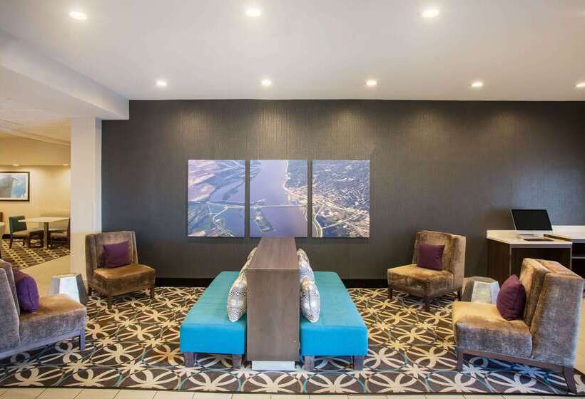 酒店 La Quinta Inn & Suits By Wyndham Pontoon Beach Il