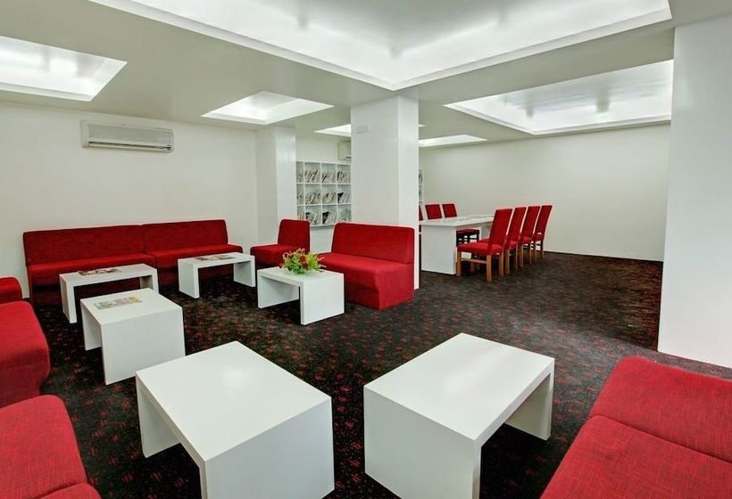 فندق Le Royale Residency