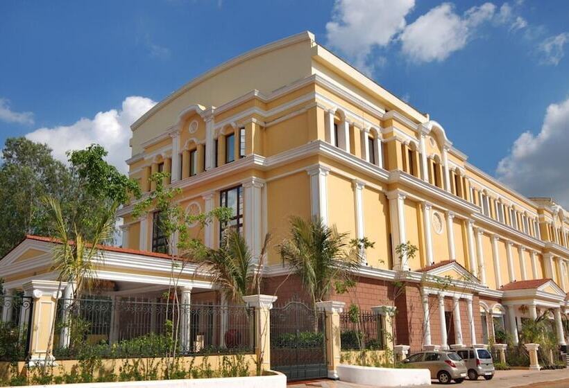 Отель Mayfair Convention