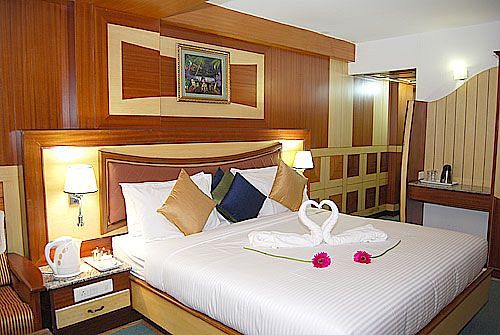 Hotel Ponmari Residency