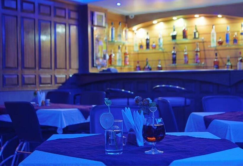 هتل Ponmariresidency