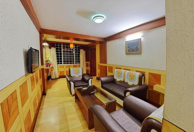 هتل Ponmariresidency