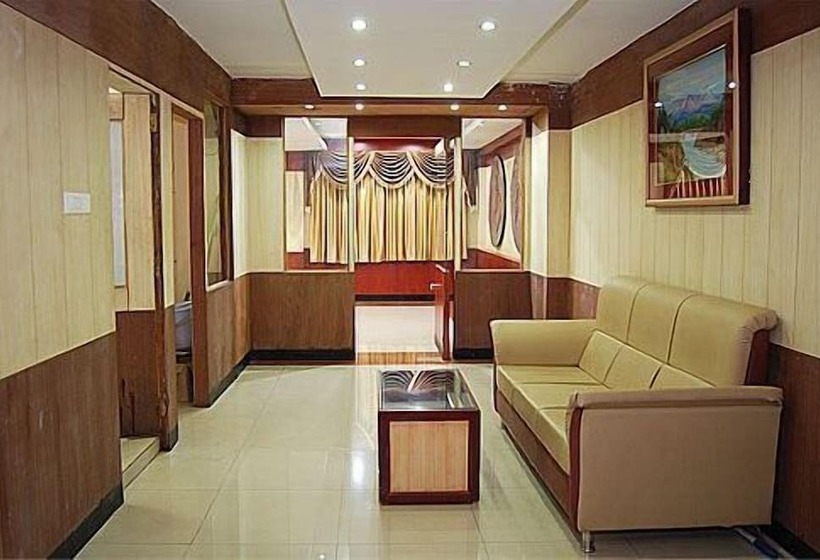 هتل Ponmariresidency