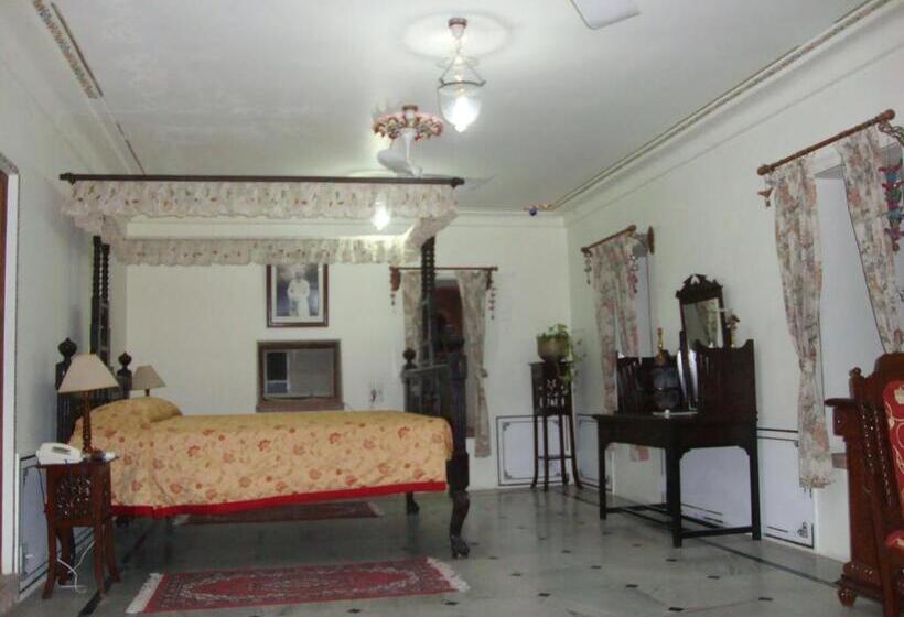 هتل Pushkar Palace