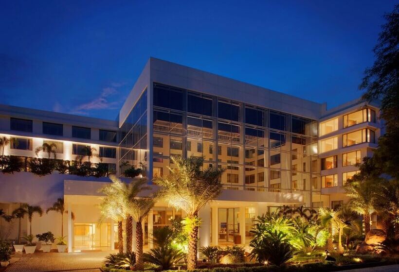 Radisson Blu Plaza Hotel Hyderabad Banjara Hills