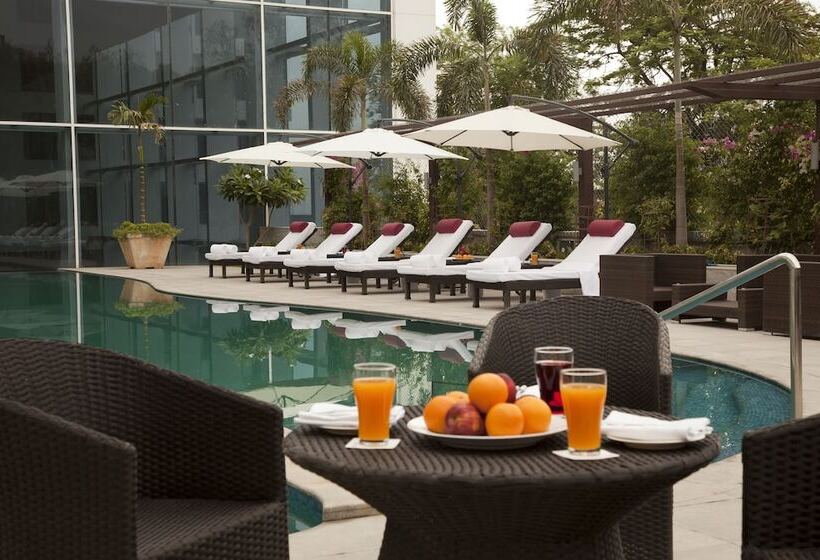 Radisson Blu Plaza Hotel Hyderabad Banjara Hills