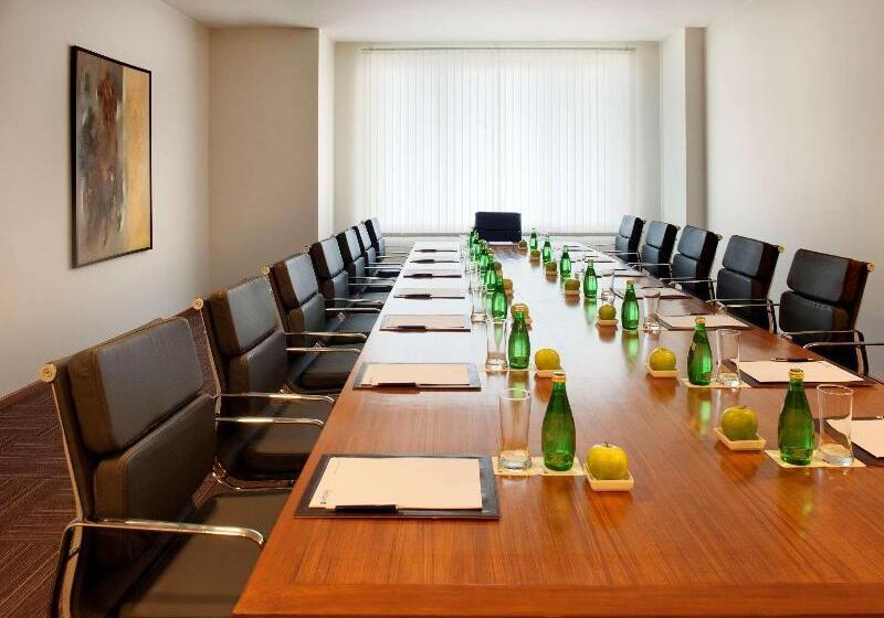 Radisson Blu Plaza Hotel Hyderabad Banjara Hills