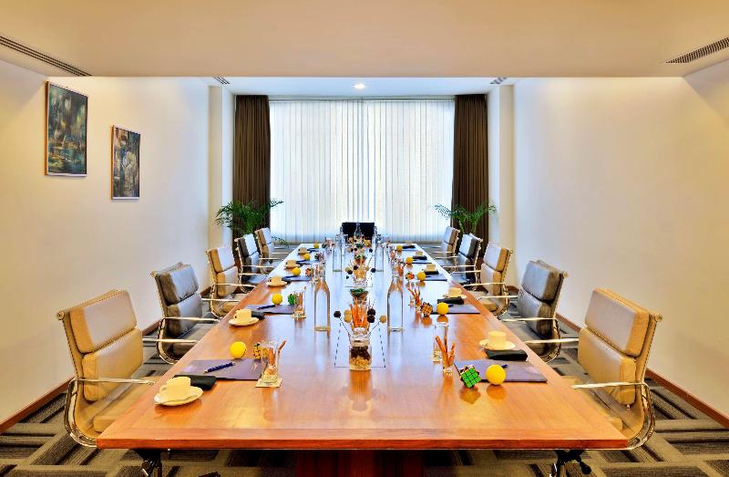 Radisson Blu Plaza Hotel Hyderabad Banjara Hills