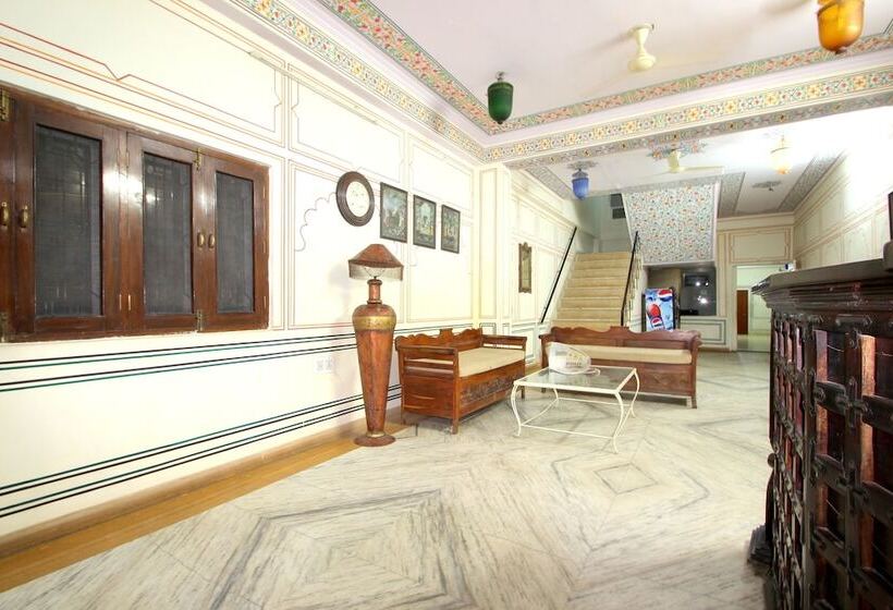 هتل Raghuraj Palace