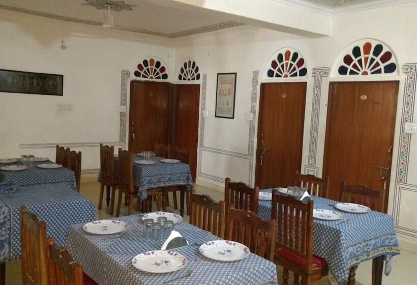 هتل Raghuraj Palace
