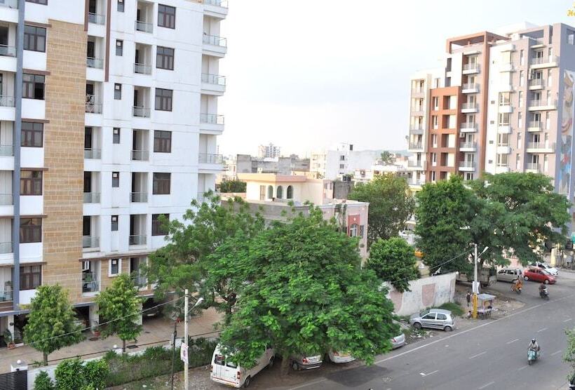 هتل Raghuraj Palace
