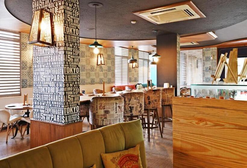 Отель Royal Empire