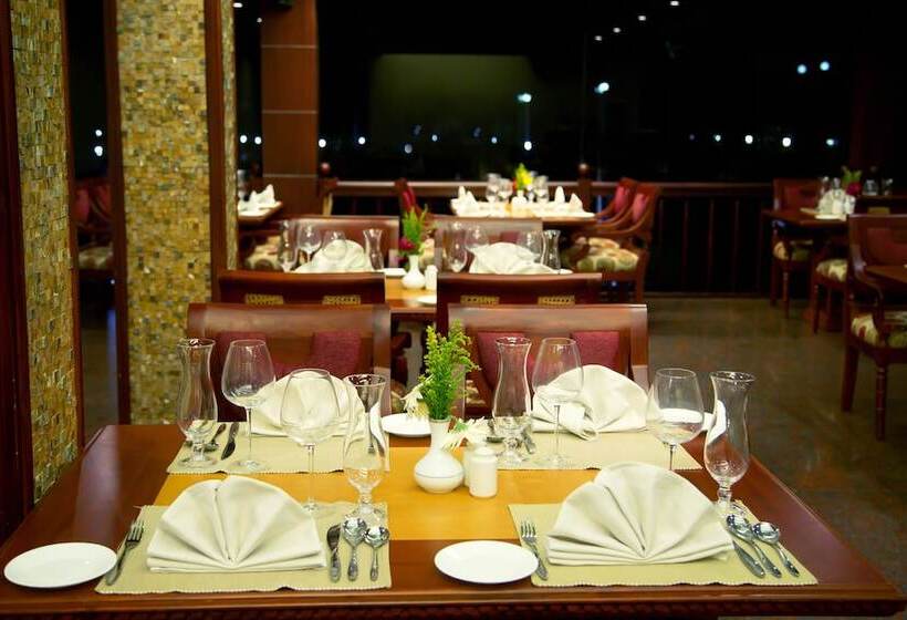 فندق Sterling Lake Palace Alleppey