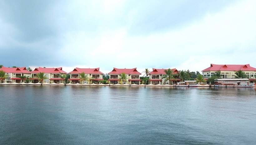 فندق Sterling Lake Palace Alleppey
