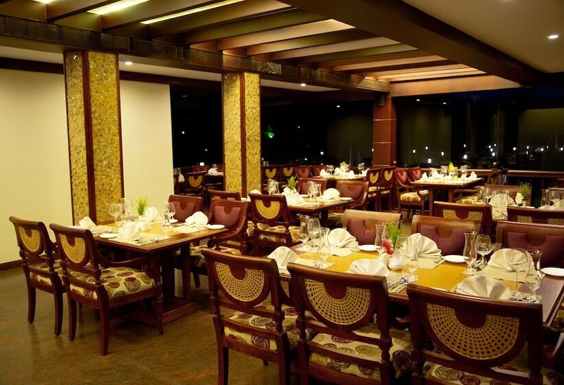 فندق Sterling Lake Palace Alleppey