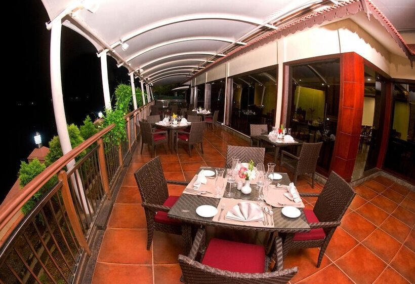 فندق Sterling Lake Palace Alleppey