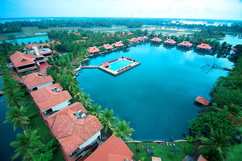 فندق Sterling Lake Palace Alleppey