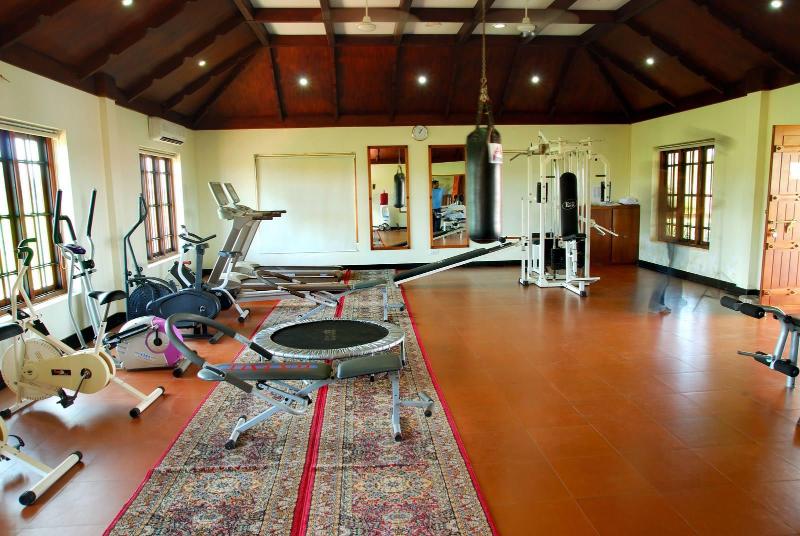 فندق Sterling Lake Palace Alleppey