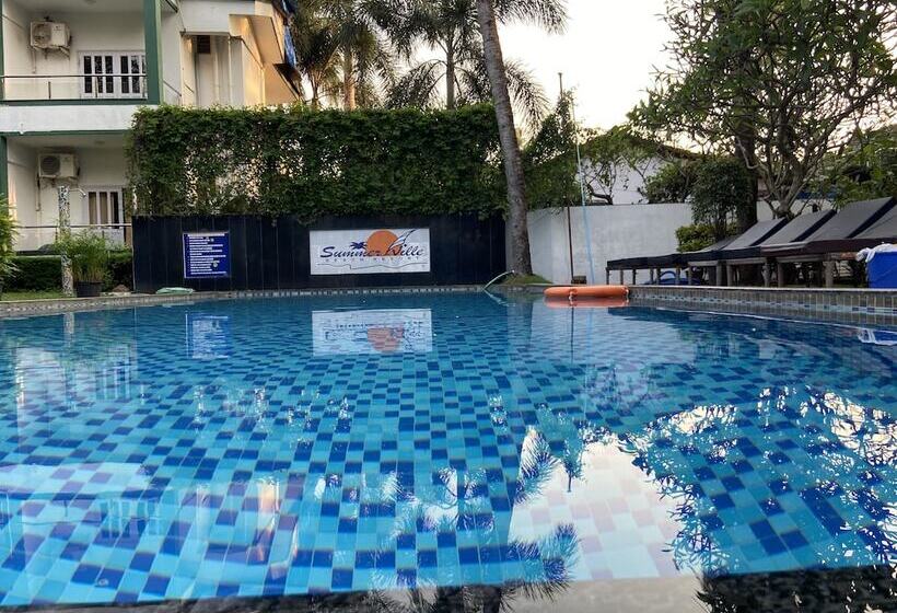 Отель Summerville Beach Resort