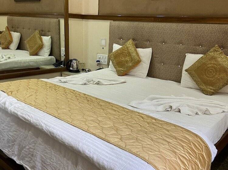 Отель Summerville Beach Resort