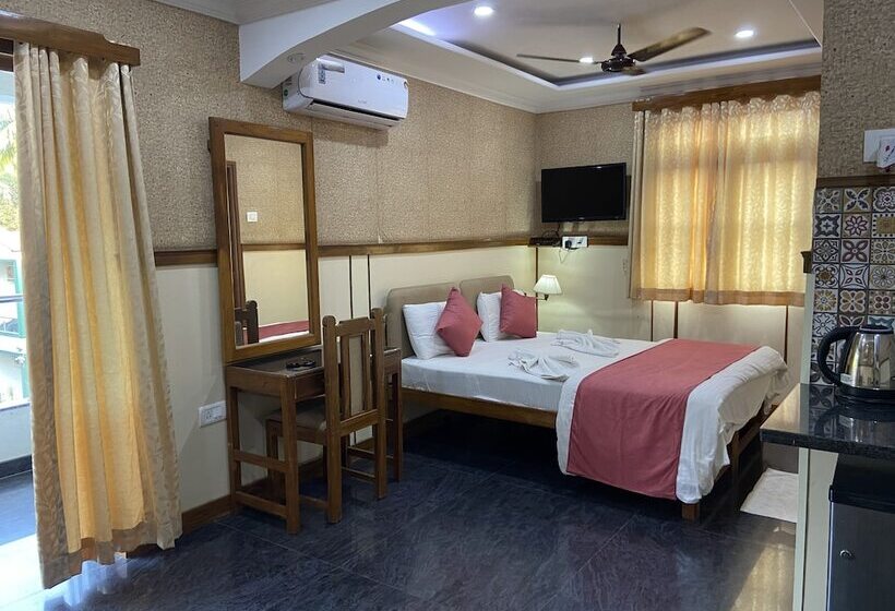 Отель Summerville Beach Resort