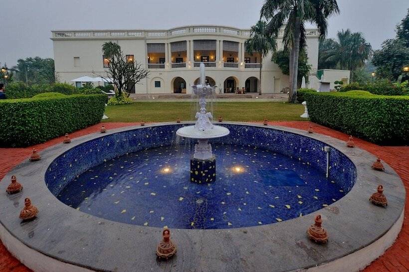 Отель Taj Nadesar Palace
