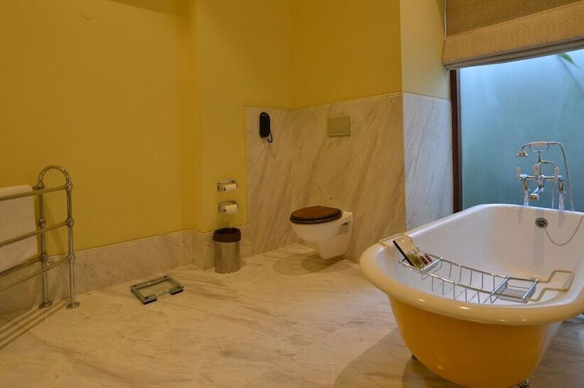 Отель Taj Nadesar Palace