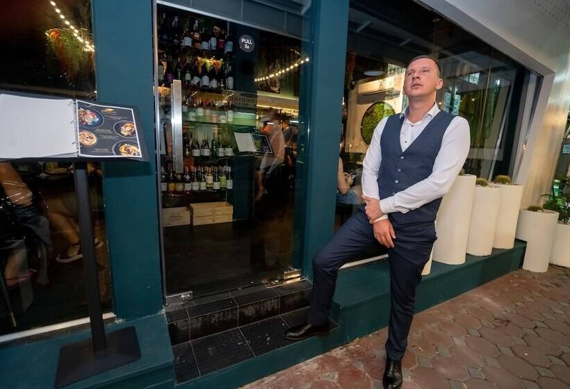 فندق The Color Kata