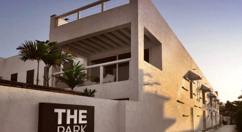 ホテル The Park Calangute Goa