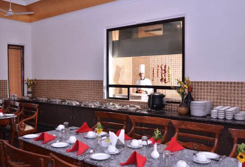 فندق Udai Vilas Palace