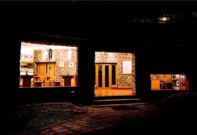 Отель Wildernest