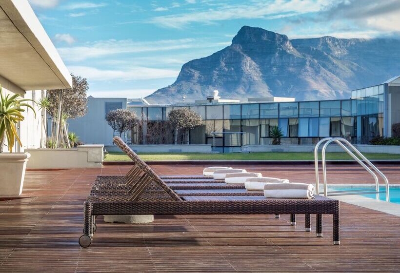 Lagoon Beach Hotel & Spa