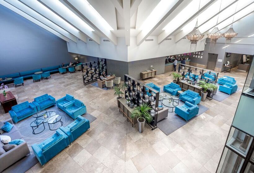 Lagoon Beach Hotel & Spa