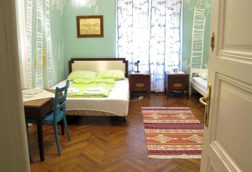 פנסיון Centar Guesthouse