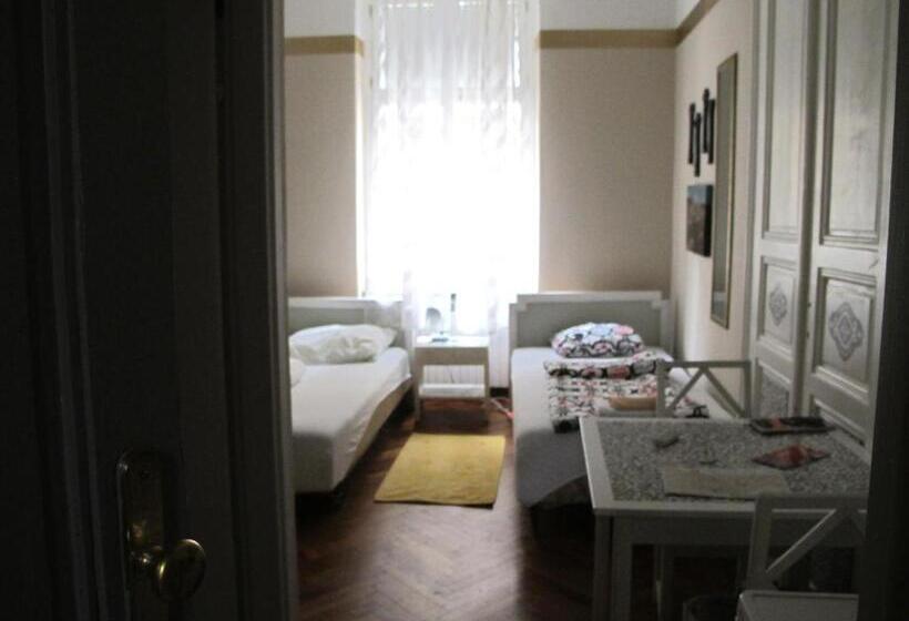 פנסיון Centar Guesthouse