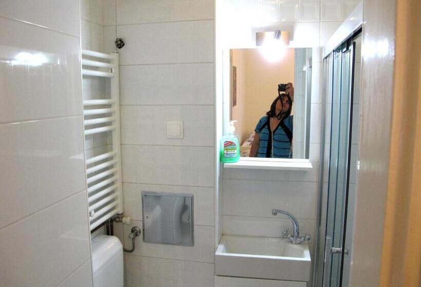 פנסיון Centar Guesthouse