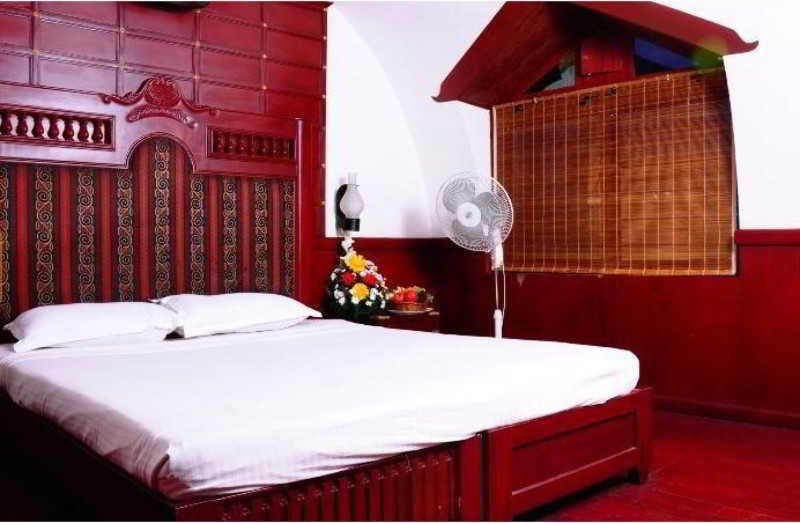 Pride Biznotel Emarald Island