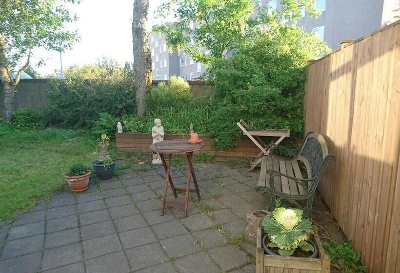 تختخواب و صبحانه Alba Guesthouse