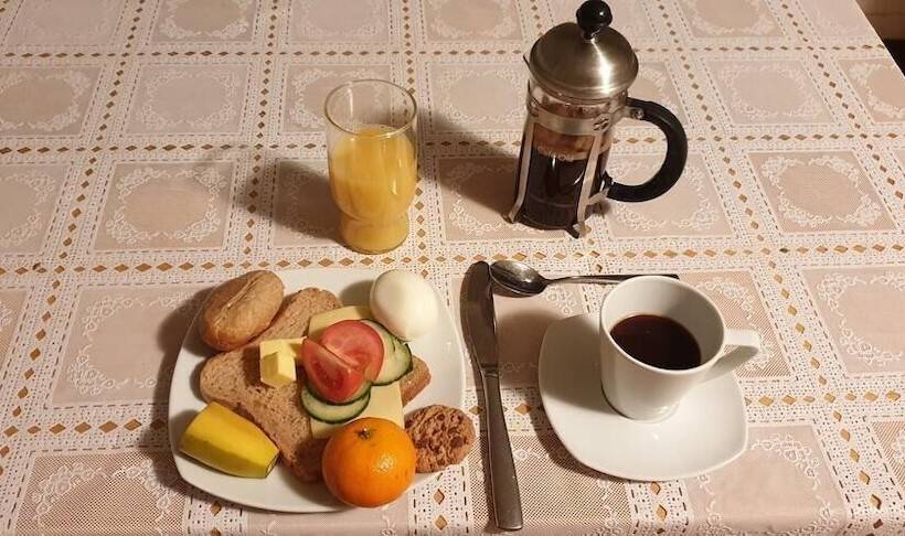 تختخواب و صبحانه Alba Guesthouse