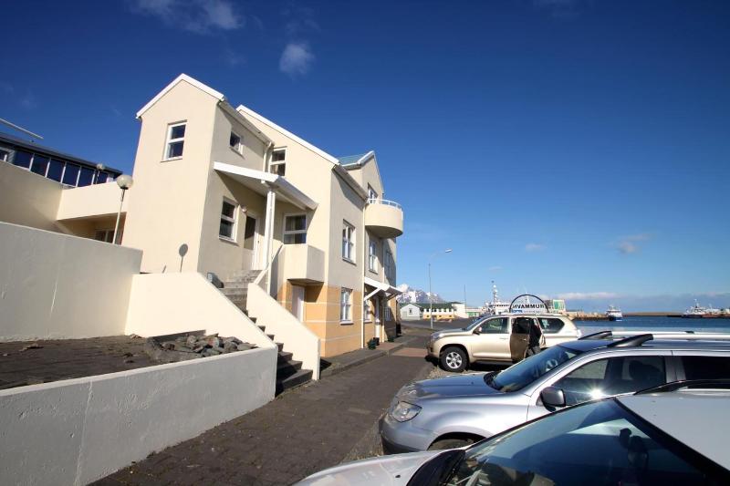 تختخواب و صبحانه Guesthouse Hvammur