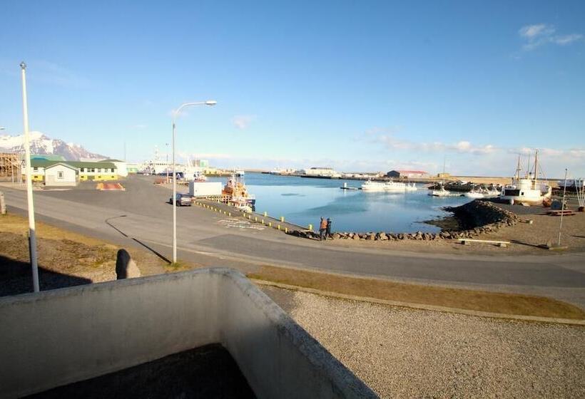 تختخواب و صبحانه Guesthouse Hvammur